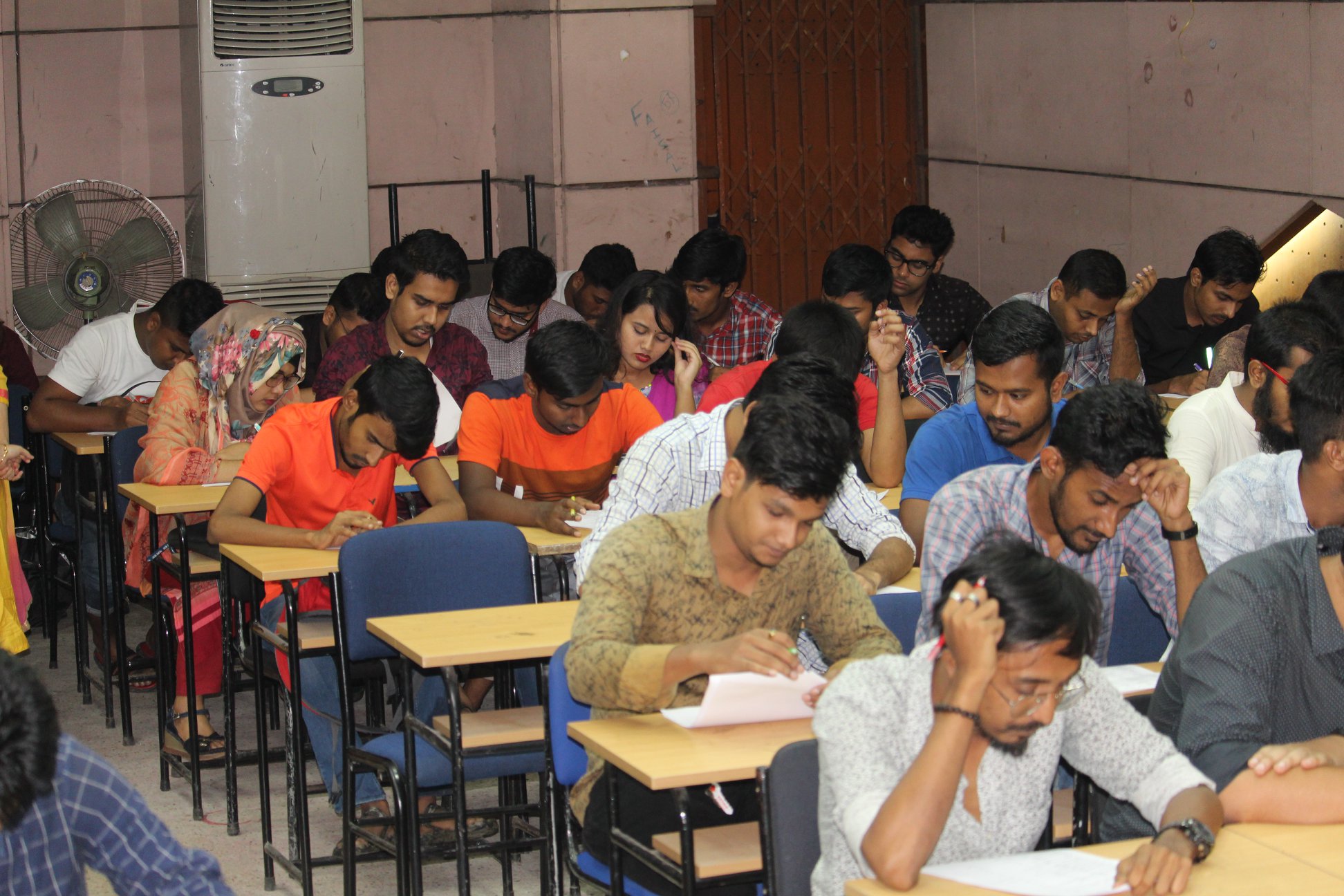 Hi ICT Park Classroom - Students Learning
